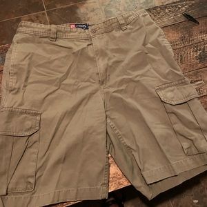 Men’s cargo shorts from Chaps